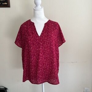 Women’s Old Navy M blouse. Wine “red” floral design